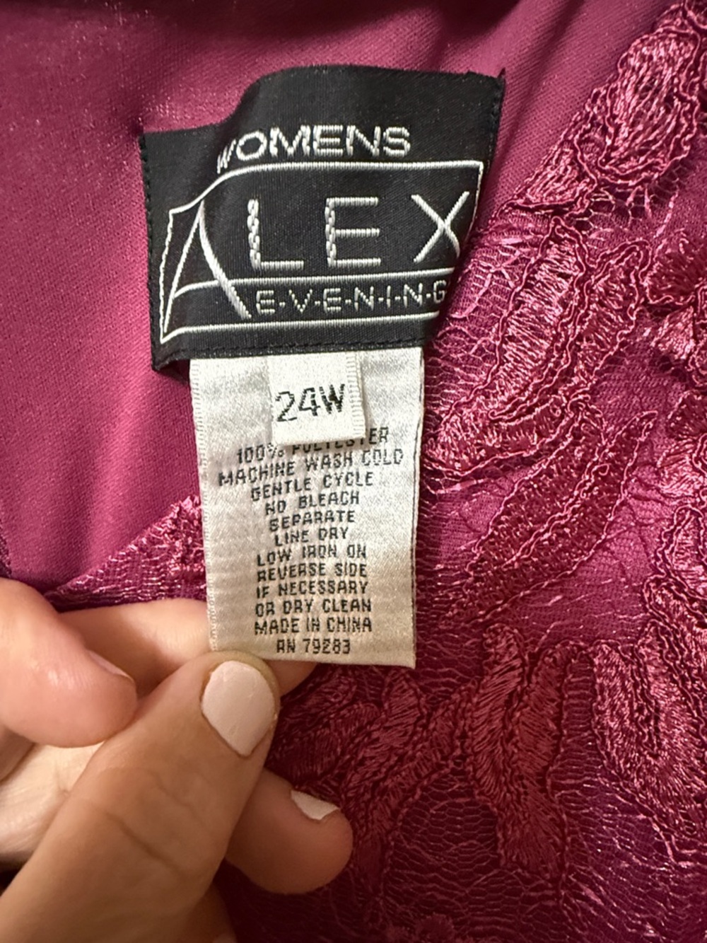 Elegant Lace Overlay Chiffon Dress in Deep Berry - Picture 2 of 11